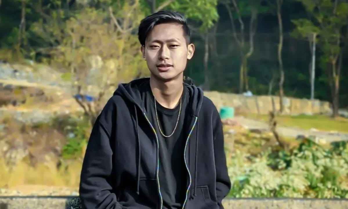 Obom Tangu Age, Height, Wife, Songs, Biography & More » Biography Wallah
