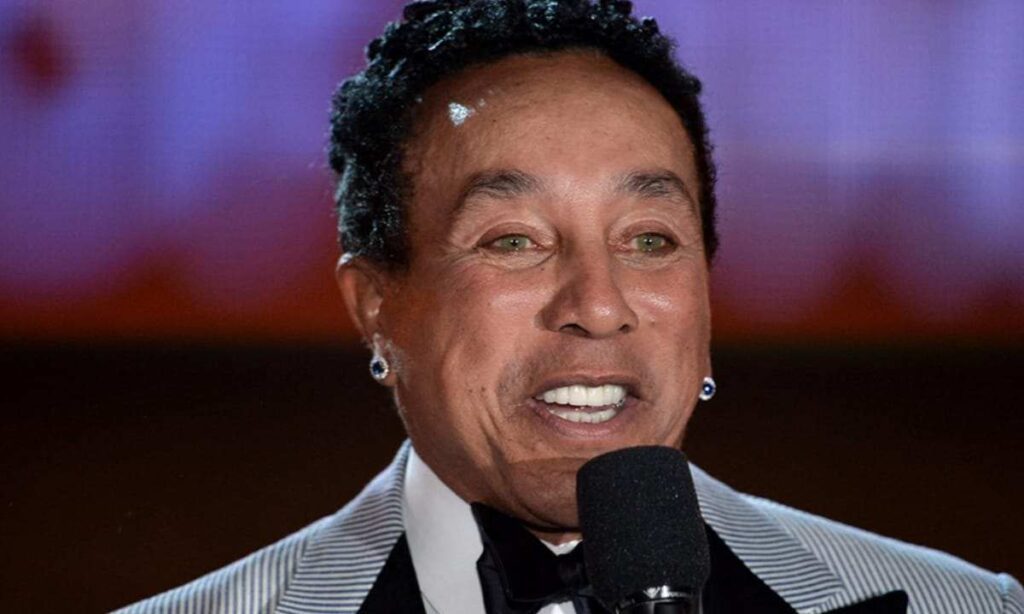 Smokey Robinson Biography, Age, Height, Weight, Net Worth, Wife, Songs