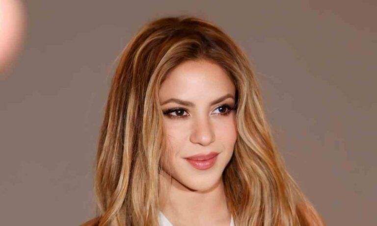 Shakira Height, Weight, Age, Biography, Husband, Net Worth » Biography ...