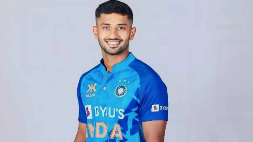 Rahul Tripathi Height, Weight, Age, Family, Net Worth, Biography & More