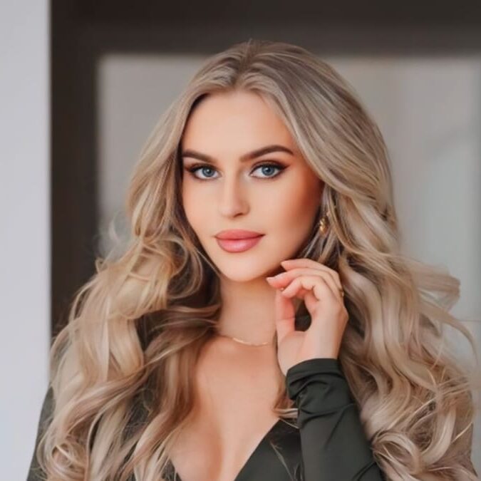 Anna Nystrom Age, Ethnicity, Career, Boyfriend, Biography, Net Worth