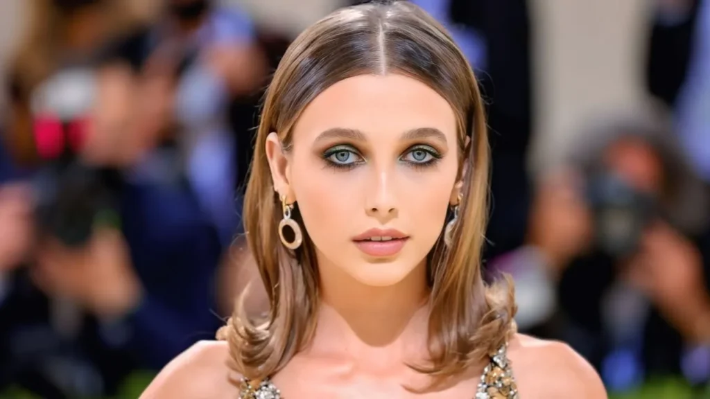 Emma Chamberlain Age, Height, Boyfriend, Net Worth, And More