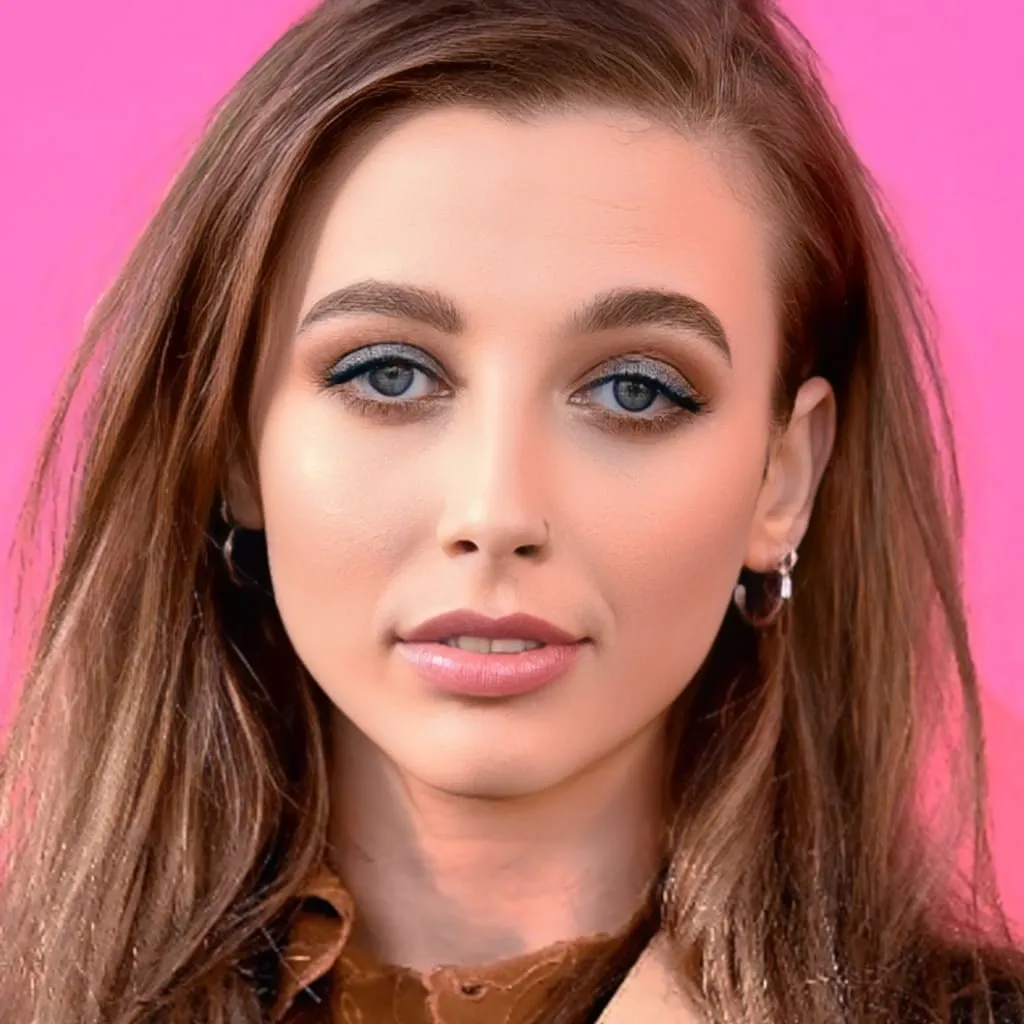 Emma Chamberlain Age, Height, Boyfriend, Net Worth, And More