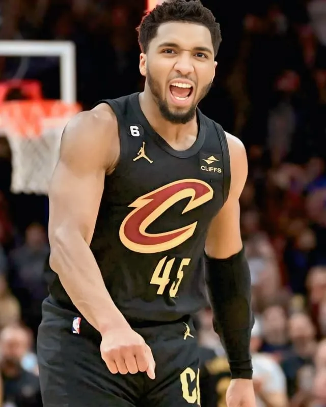 Donovan Mitchell Age, Height, Affairs, Wife, Net Worth, Stats and More