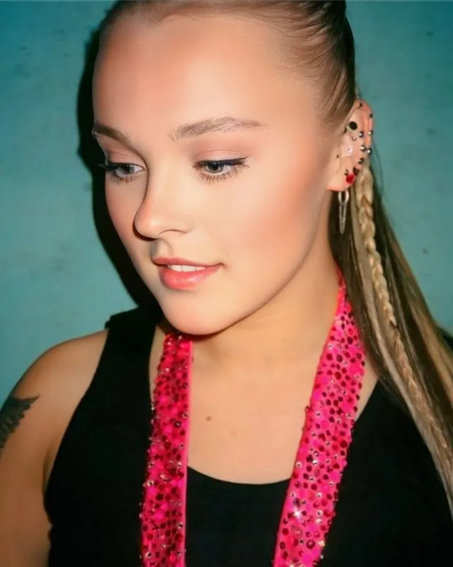 JoJo Siwa Height, Age, Real Name, Songs, Movies, Net Worth And More