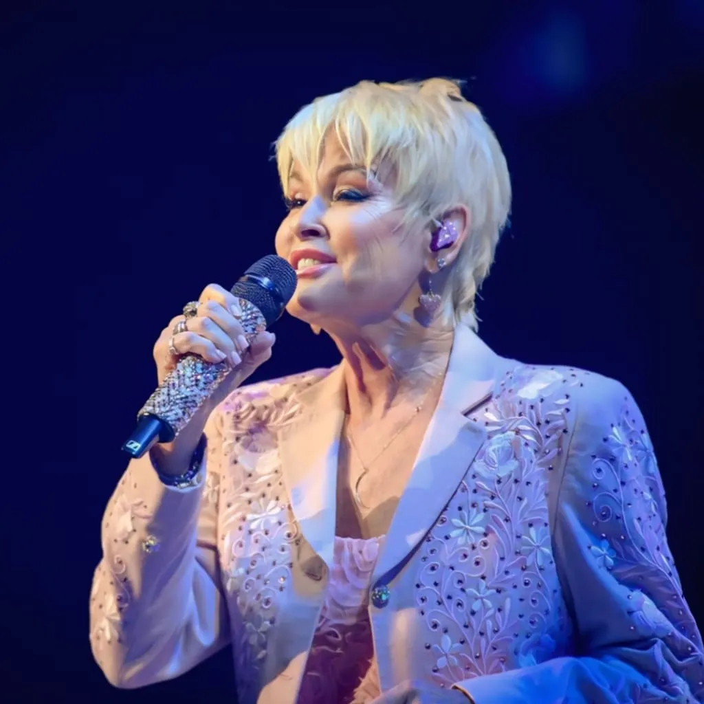 Lorrie Morgan Age, Height, Husband, Net Worth, Songs And More
