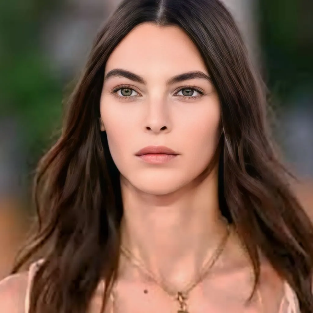 Vittoria Ceretti Age, Height, Family, Net Worth And More