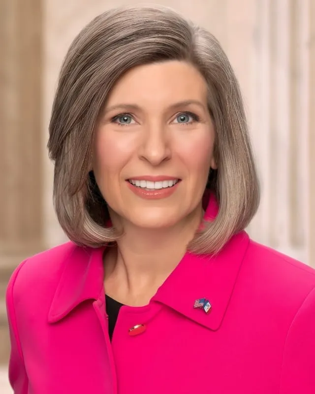 Joni Ernst Height, Age, Husband, Net Worth And More