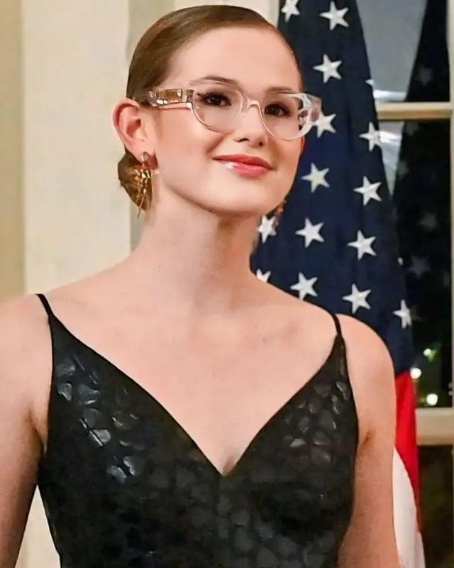 Violet Affleck Age, Height, Family, Net Worth And More