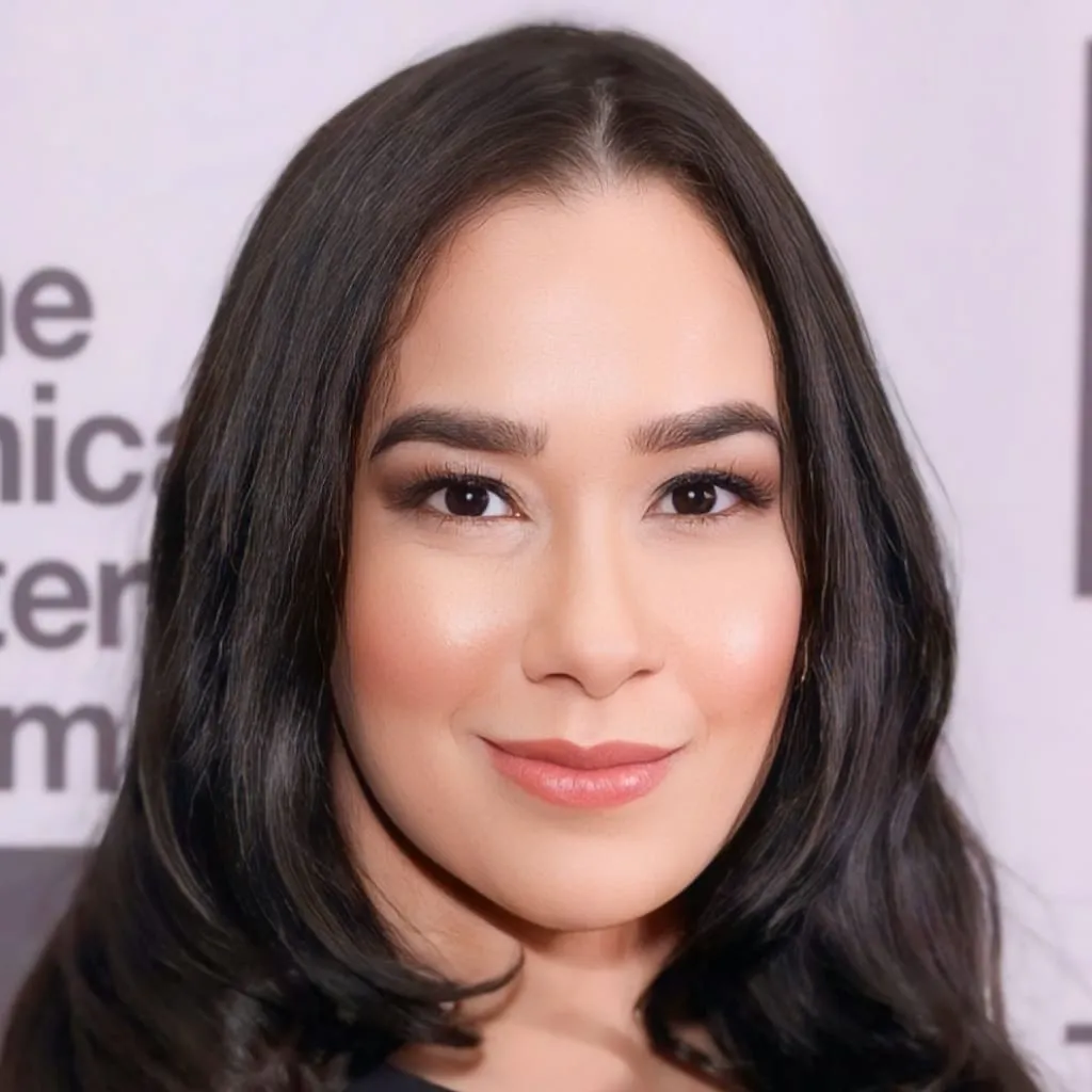 AJ Lee Age, Height, Family, Books, Net Worth And More