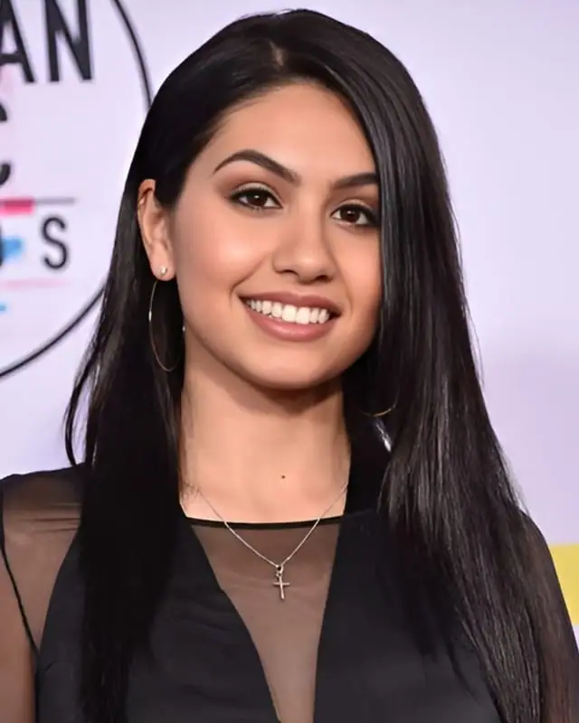 Alessia Cara Age, Height, Husband, Songs, Net Worth And More