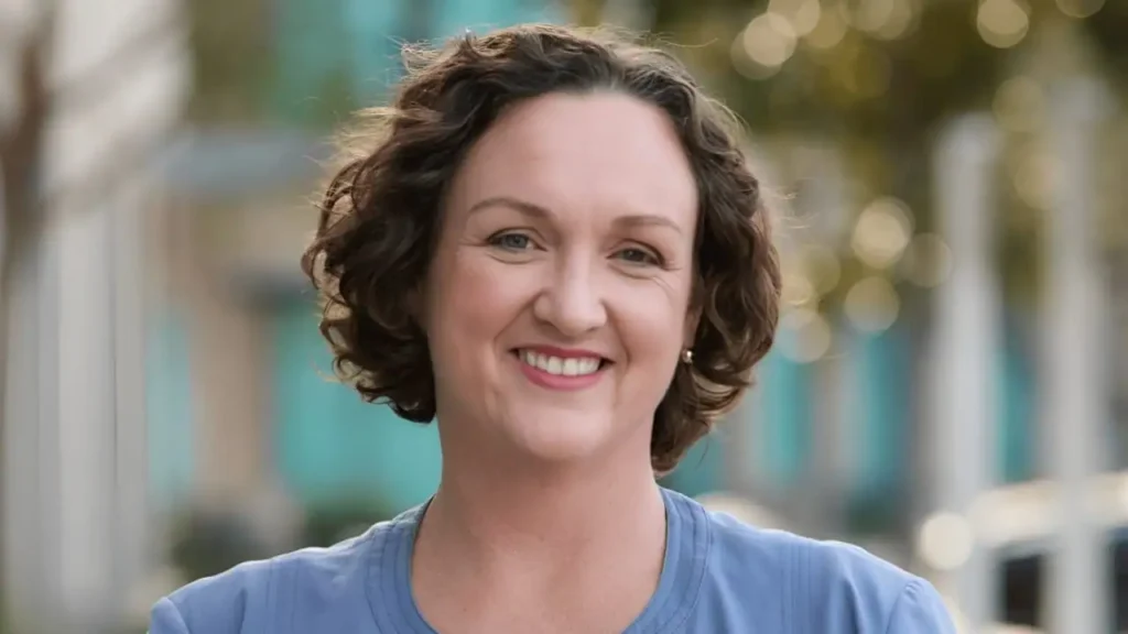 Katie Porter Age, Height, Husband, Net Worth And More