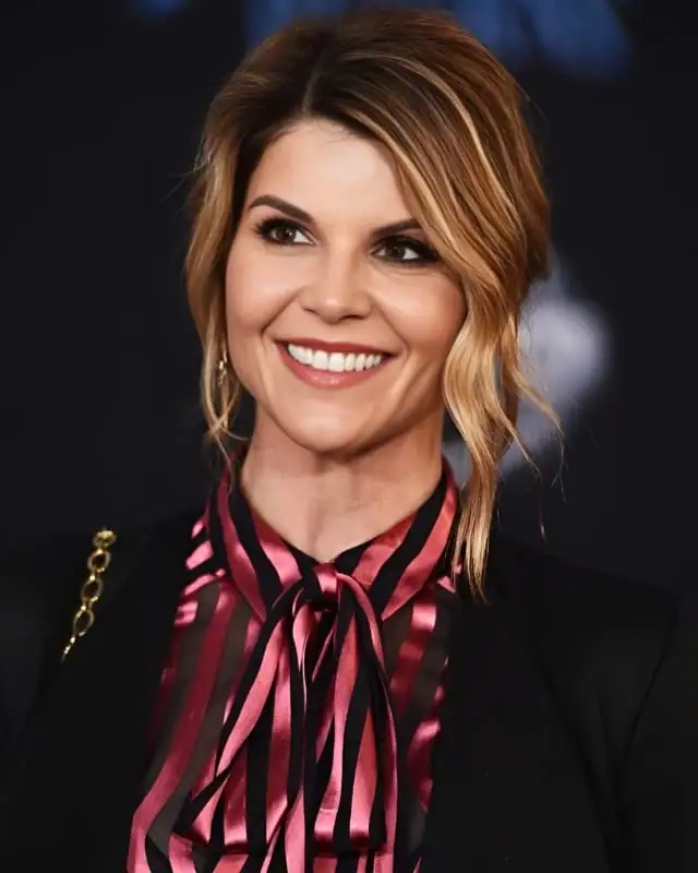 Lori Loughlin Age, Height, Husband, Net Worth And More