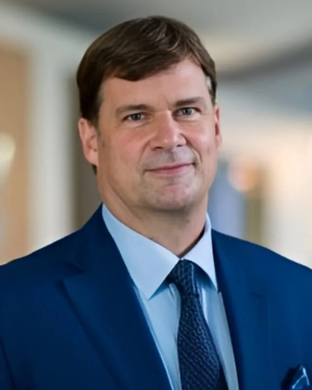 Jim Farley Age, Height, Family, Wife, Net Worth And More