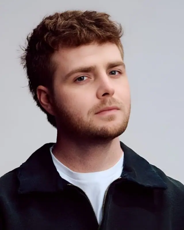 Alex Warren Age, Height, Wife, Songs, Net Worth And More