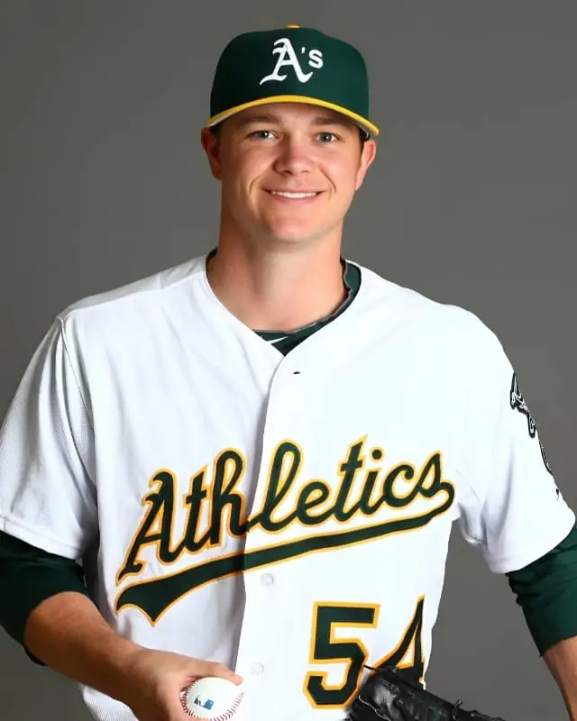 Sonny Gray Age, Height, Wife, Stats, Net Worth And More