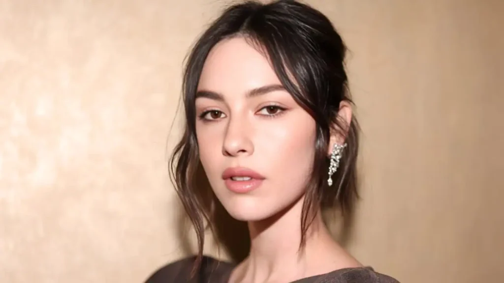 Gracie Abrams Age, Height, Songs, Net Worth And More