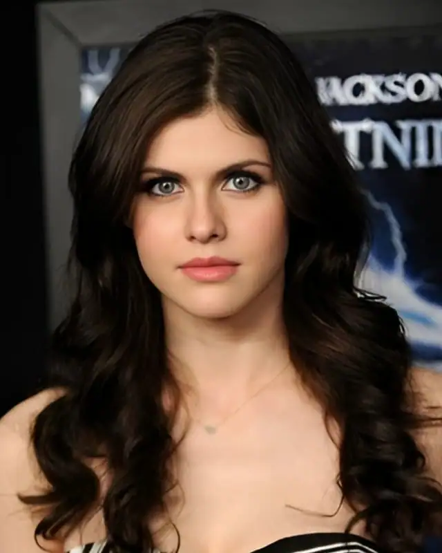 Alexandra Daddario Height, Age, Movies, Net Worth And More