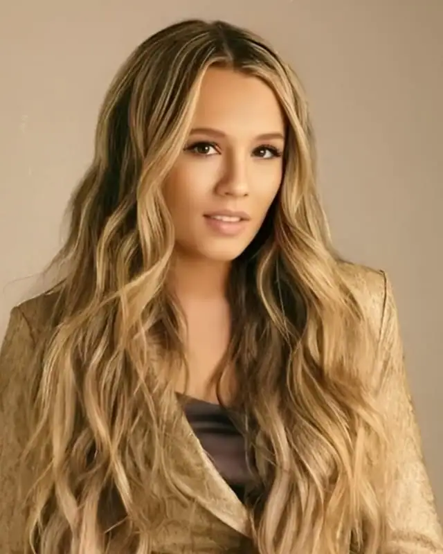 Gabby Barrett Age, Height, Husband, Songs, Biography