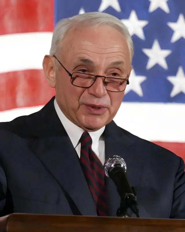 Les Wexner Age, Height, Wife, Family, Net Worth And More