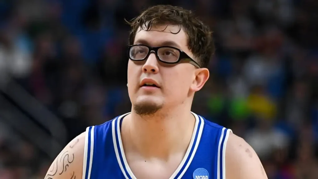 Robbie Avila Age, Height, Family, Stats, Net Worth And More