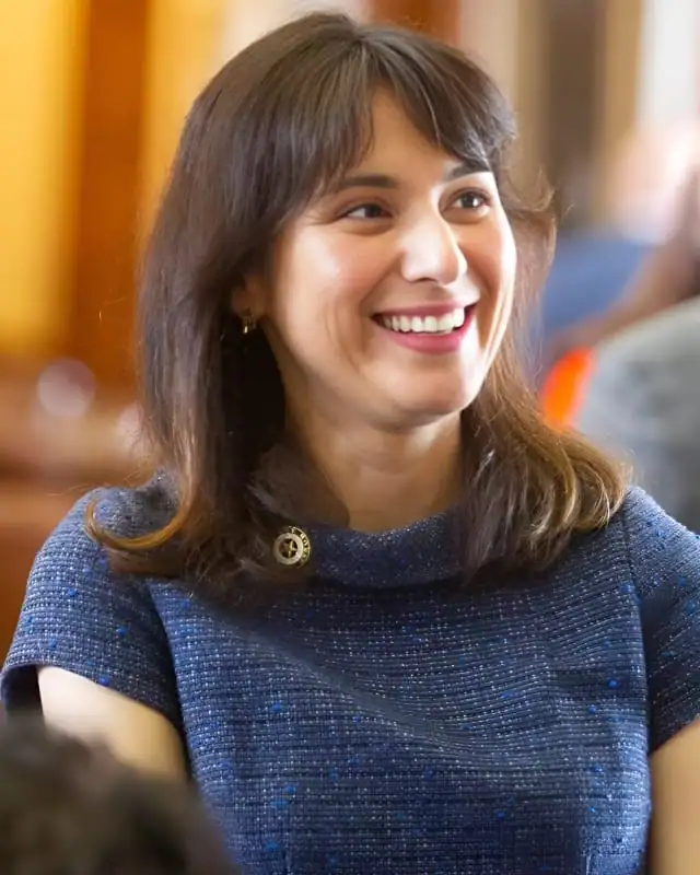 Gina Hinojosa Age, Height, Husband, Net Worth And More