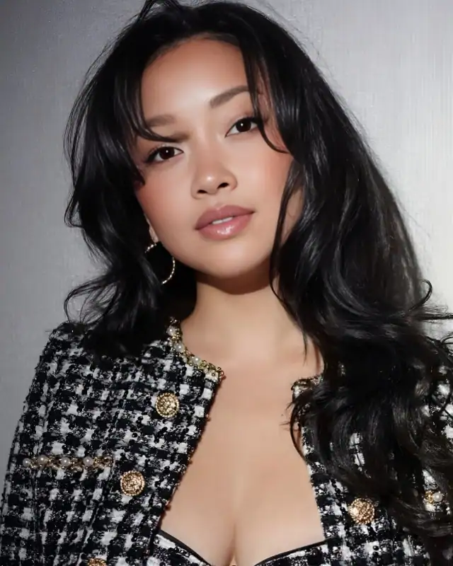 Lana Condor Age, Height, Husband, Net Worth And More