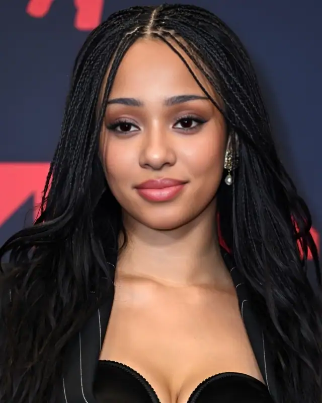 Manon Bannerman Age, Height, Songs, Net Worth And More