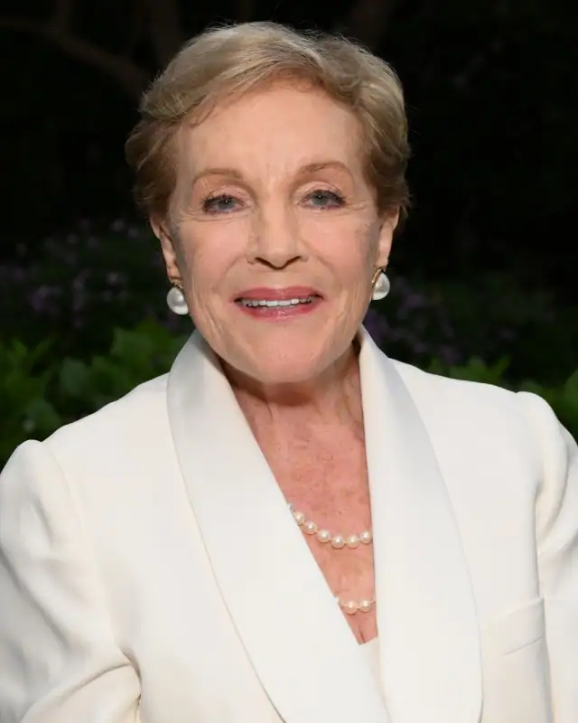 Julie Andrews Age, Height, Songs, Movies, Net Worth And More