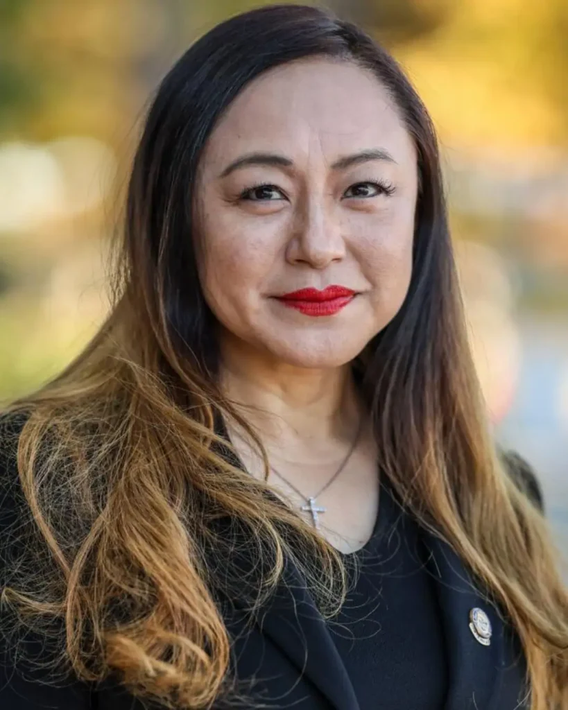 Eileen Wang Age, Height, Husband, Songs, Net Worth And More