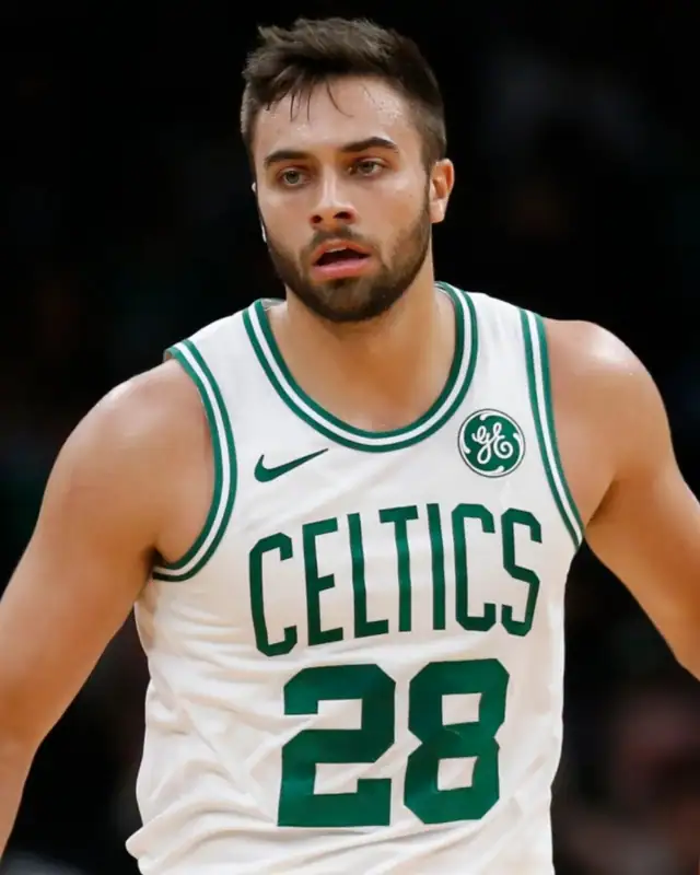 Max Strus Height, Age, Wife, Stats, Net Worth And More