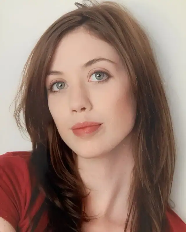 Laura Clery Age, Height, Affairs, Movies, Net Worth And More