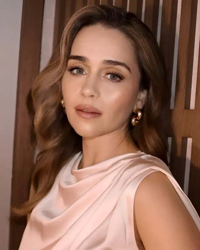 Emilia Clarke Age, Height, Boyfriend, Net Worth And More