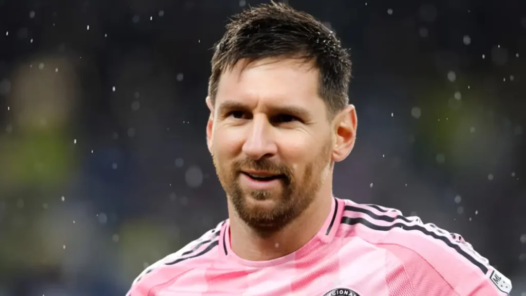 Lionel Messi Age, Height, Family, Wife, Net Worth And More