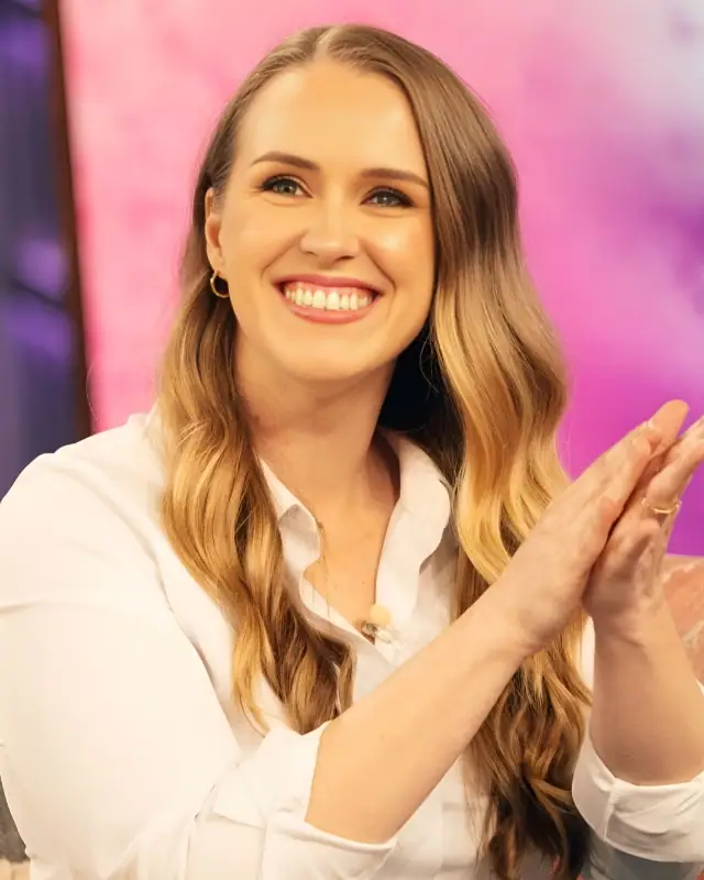 Jen Hamilton Age, Height, Affairs, Family, Net Worth And More
