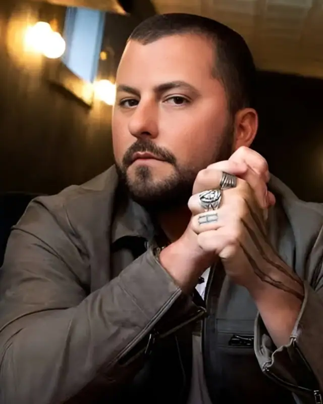 Tyler Farr Age, Height, Wife, Albums, Net Worth And More
