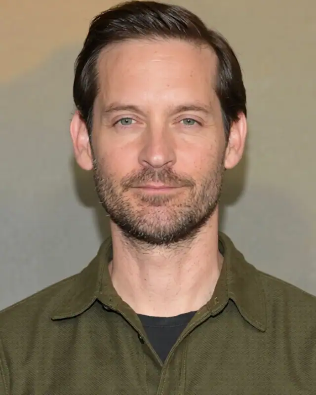 Tobey Maguire Age, Height, Wife, Movies, Net Worth And More