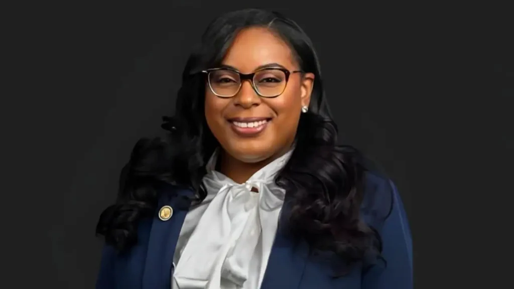 LaMonica McIver Age, Height, Husband, Net Worth And More