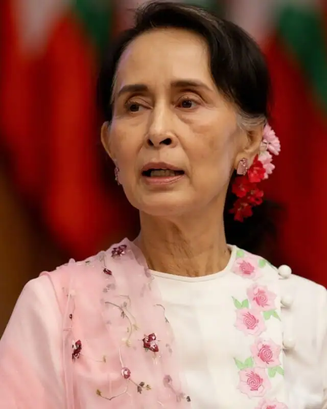 Aung San Suu Kyi Age, Height, Family, Net Worth And More