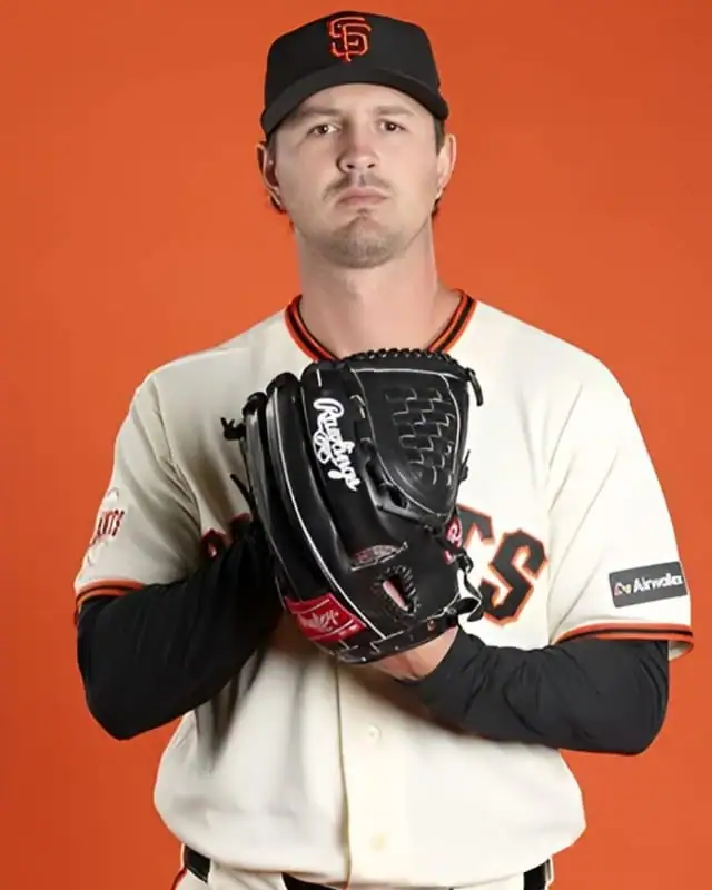 Tyler Mahle Height, Age, Wife, Stats, Net Worth And More