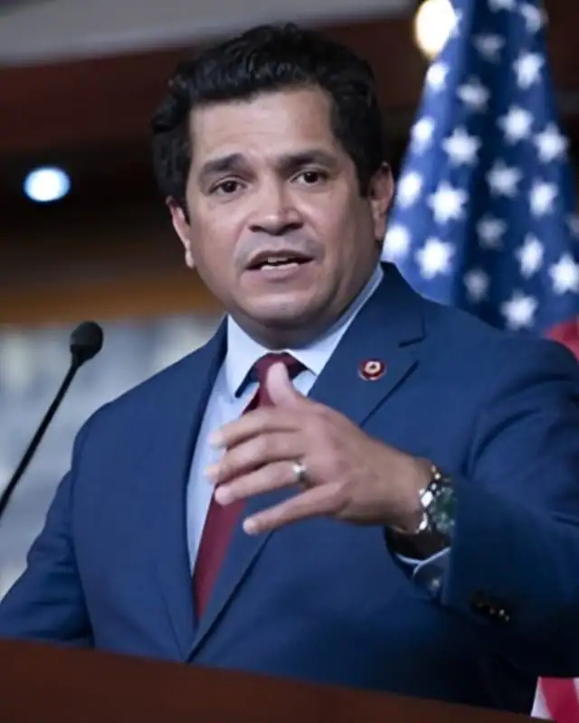 Jimmy Gomez Age, Height, Family, Wife, Net Worth, And More
