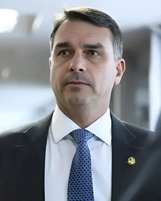 Flávio Bolsonaro Age, Height, Wife, Kids, Net Worth And More