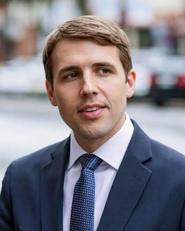 Chris Pappas Age, Height, Affairs, News, Net Worth And More