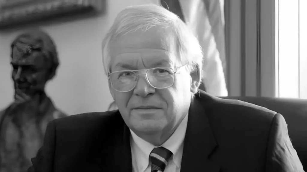Dennis Hastert Age, Height, Wife, Bio, Net Worth And More
