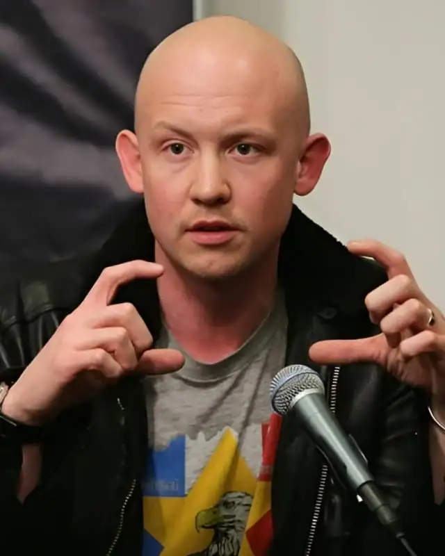 Isaac Slade Age, Height, Wife, Songs, Net Worth And More